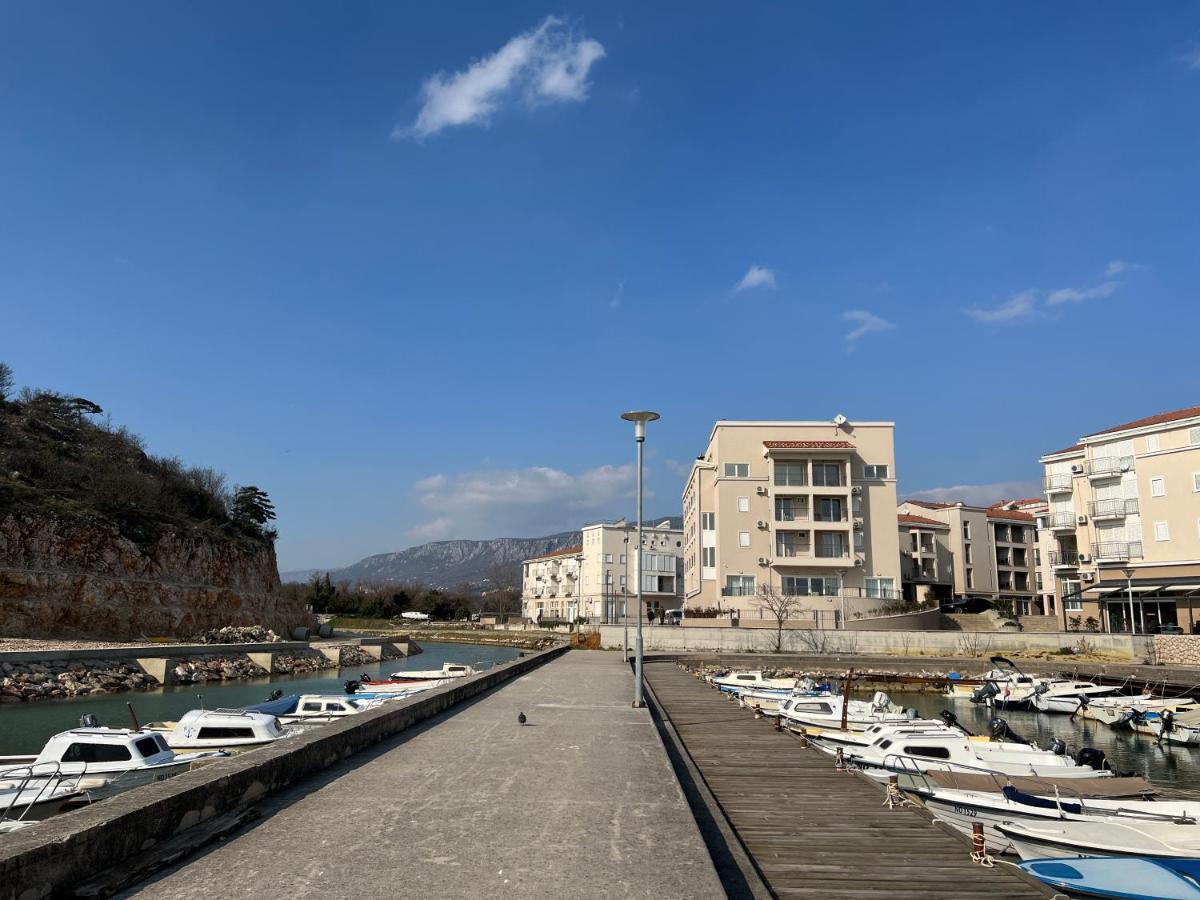 Studio Apartment Marina Mel Novi Vinodolski Buitenkant foto
