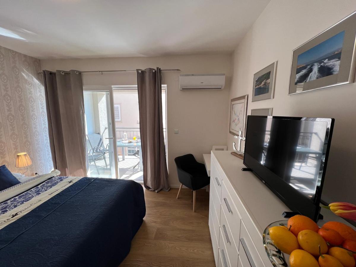 Studio Apartment Marina Mel Novi Vinodolski Buitenkant foto
