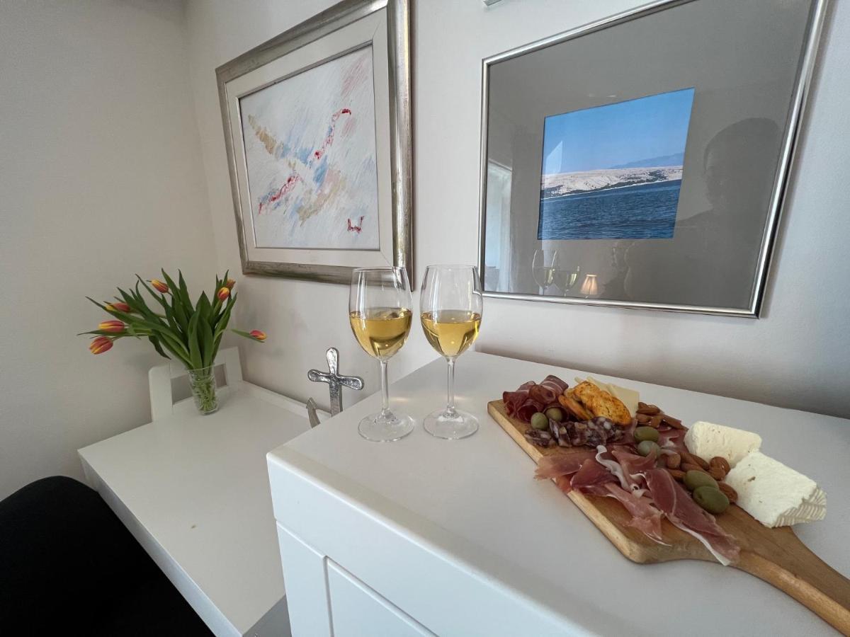 Studio Apartment Marina Mel Novi Vinodolski Buitenkant foto