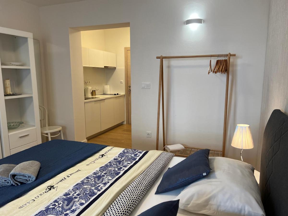 Studio Apartment Marina Mel Novi Vinodolski Buitenkant foto