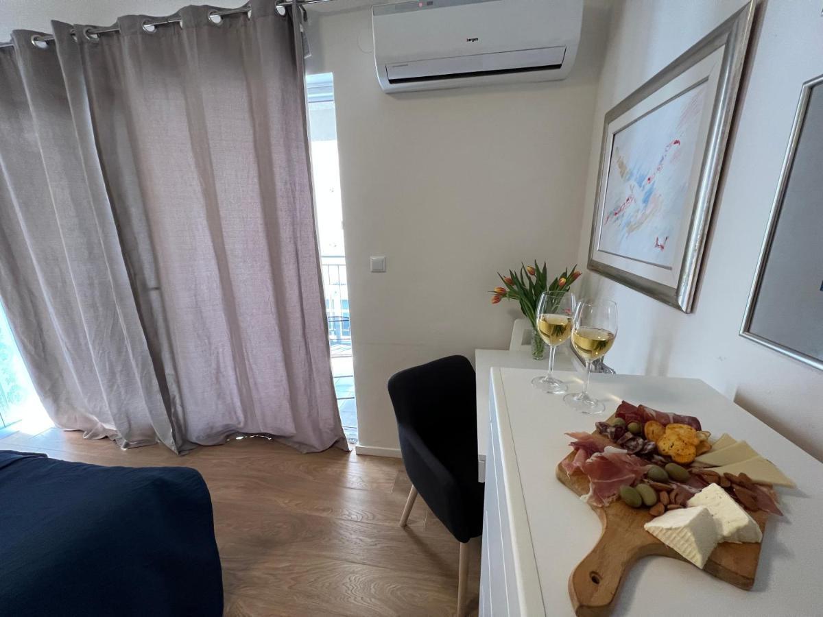 Studio Apartment Marina Mel Novi Vinodolski Buitenkant foto