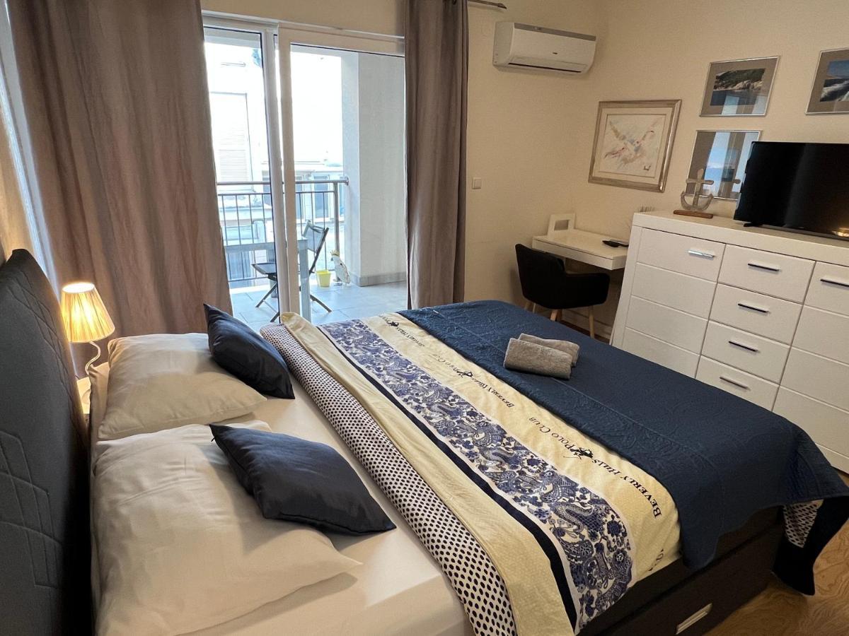 Studio Apartment Marina Mel Novi Vinodolski Buitenkant foto
